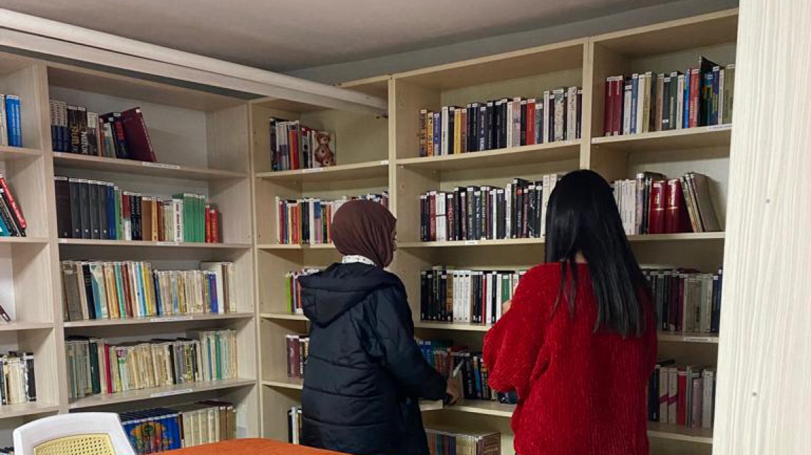 Okulumuzdaki Kitaplar Kütüphanecilik Kulübü Tarafından  Gözden Geçirildi